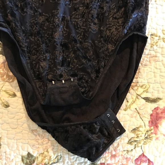 💕 Black mesh & velvet bodysuit black size S NWOT - Picture 3 of 10
